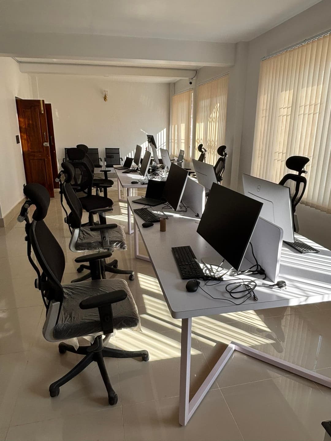 Contact Us - Top Tech Giants